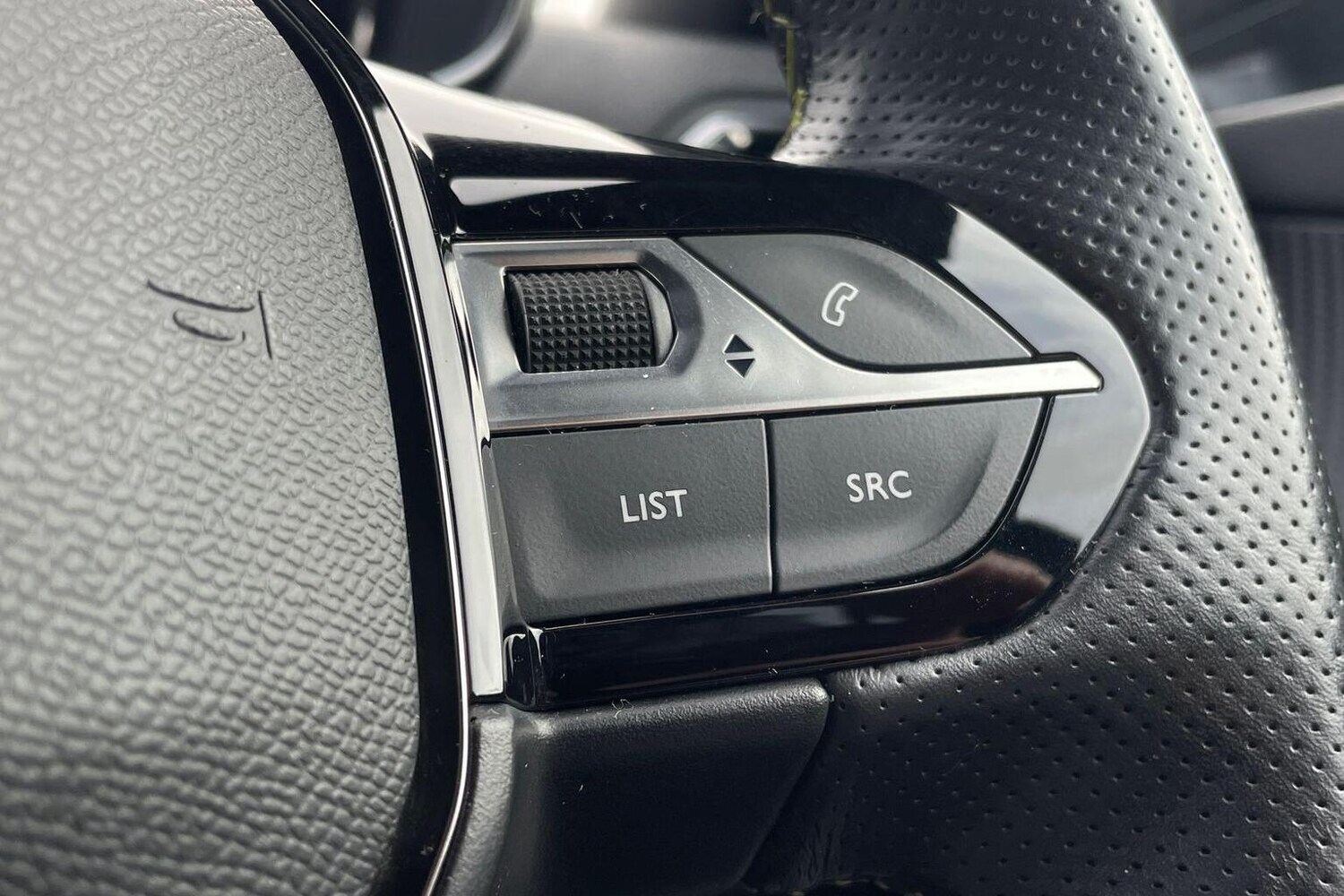 Used Peugeot 2008 2022 for sale - 76674844: Photo 18