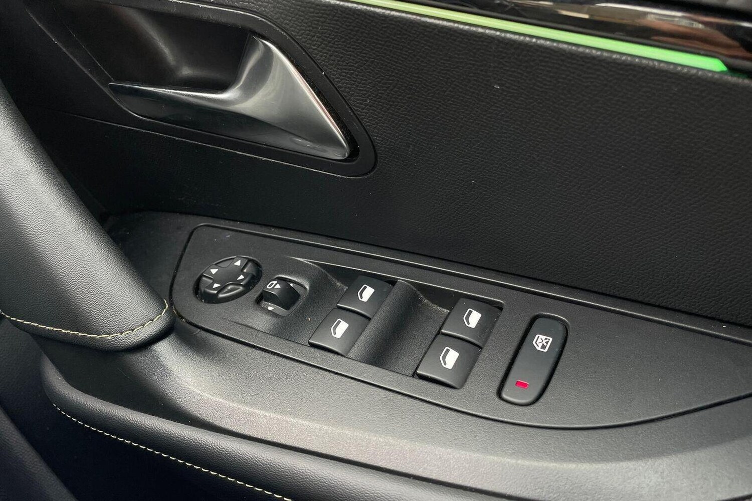 Used Peugeot 2008 2022 for sale - 76674844: Photo 21