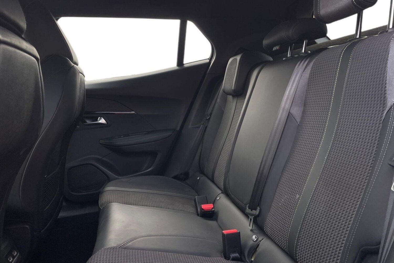 Used Peugeot 2008 2022 for sale - 76674844: Photo 9