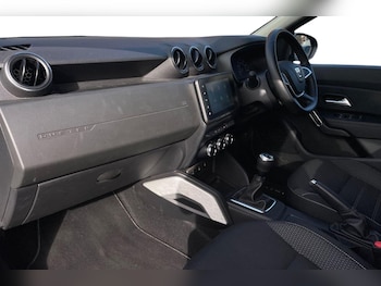 Used Dacia Duster 2021 for sale - 76674608: Photo