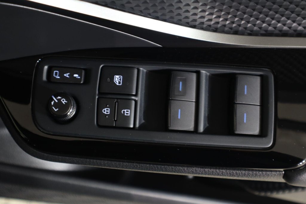 Used Toyota C-HR 2023 for sale - 77609212: Photo 27