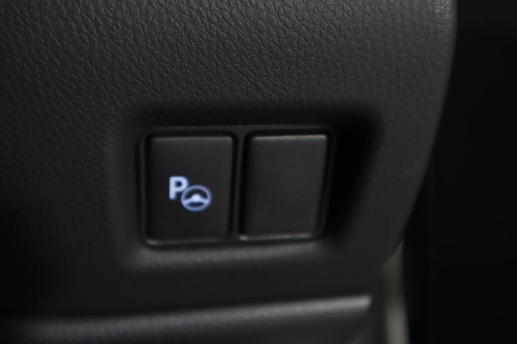 Used Toyota C-HR 2023 for sale - 77288173: Photo 25