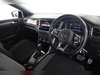 Used Volkswagen T-Roc 2020 for sale - 79507019: Photo
