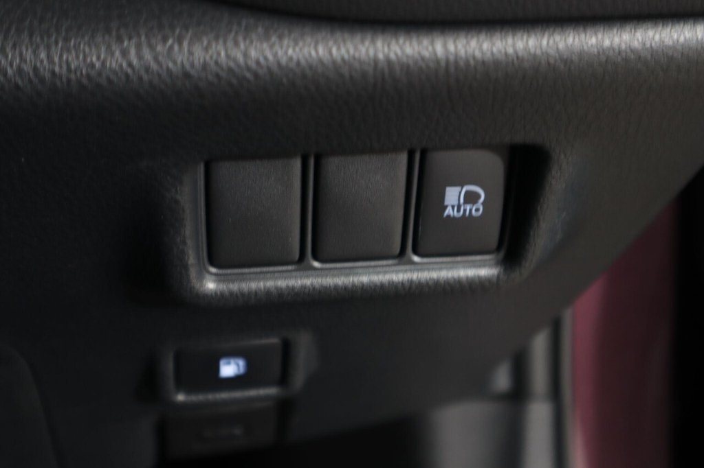 Used Toyota C-HR 2022 for sale - 77437319: Photo 24