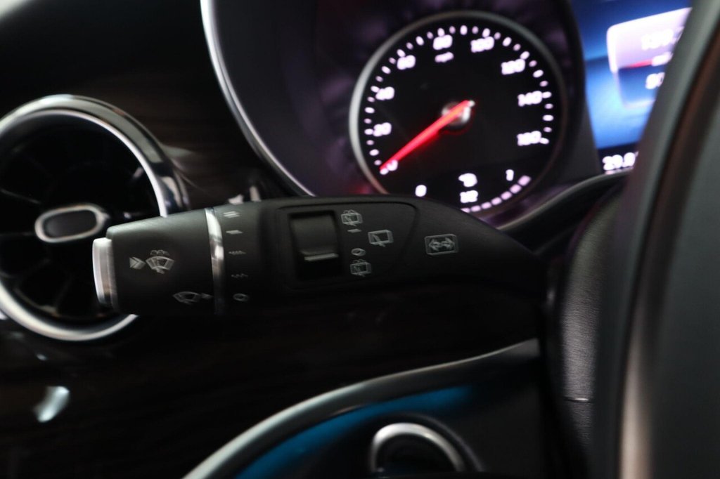 Used Mercedes-Benz V-Class 2021 for sale - 76396427: Photo 24