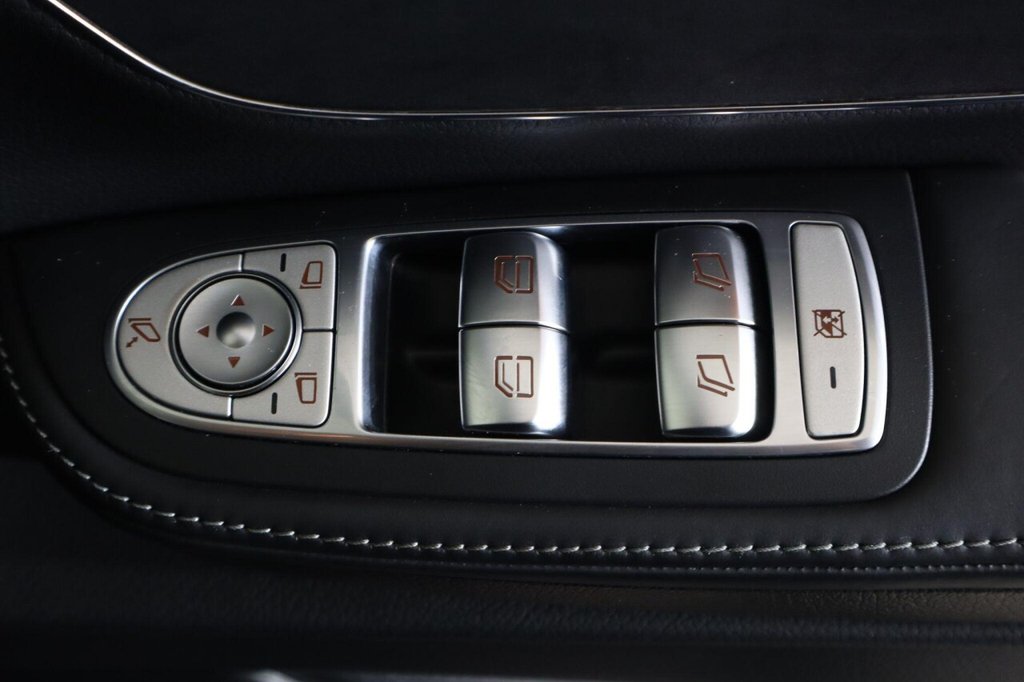 Used Mercedes-Benz V-Class 2021 for sale - 76396427: Photo 31