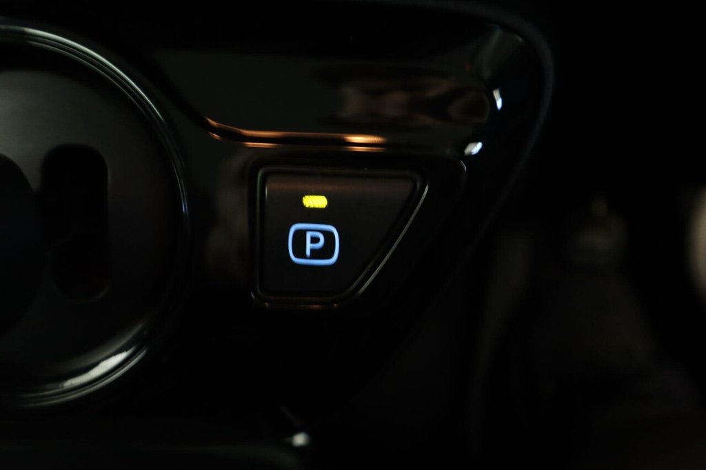 Used Toyota Prius 2022 for sale - 76604960: Photo 22