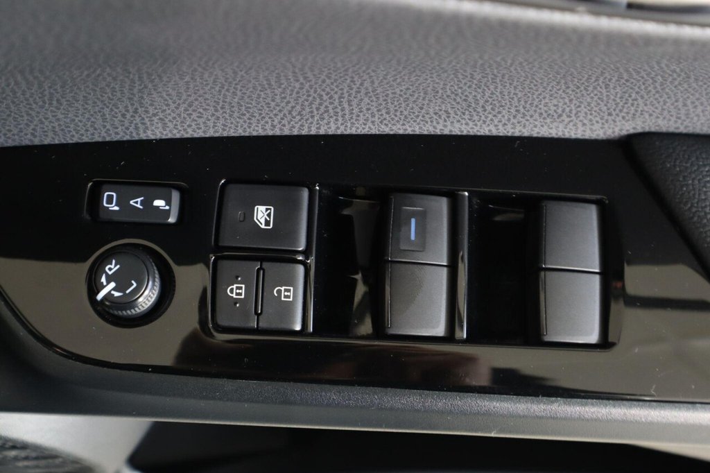 Used Toyota Prius 2022 for sale - 76604960: Photo 27