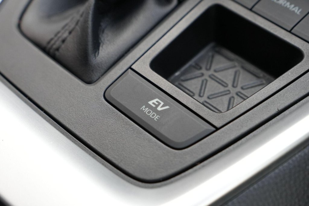 Used Toyota RAV4 2020 for sale - 77080492: Photo 31