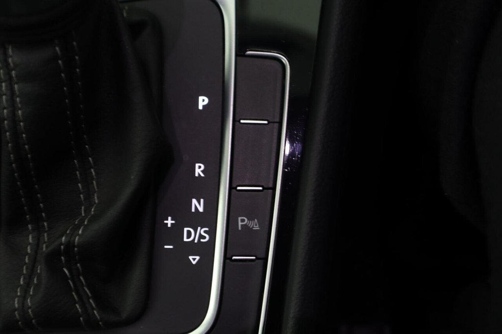 Used Volkswagen Golf 2019 for sale - 77880154: Photo 24