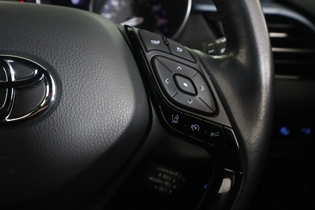 Used Toyota C-HR 2021 for sale - 76333739: Photo 17