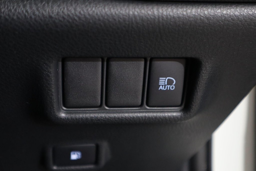 Used Toyota C-HR 2021 for sale - 76333739: Photo 24