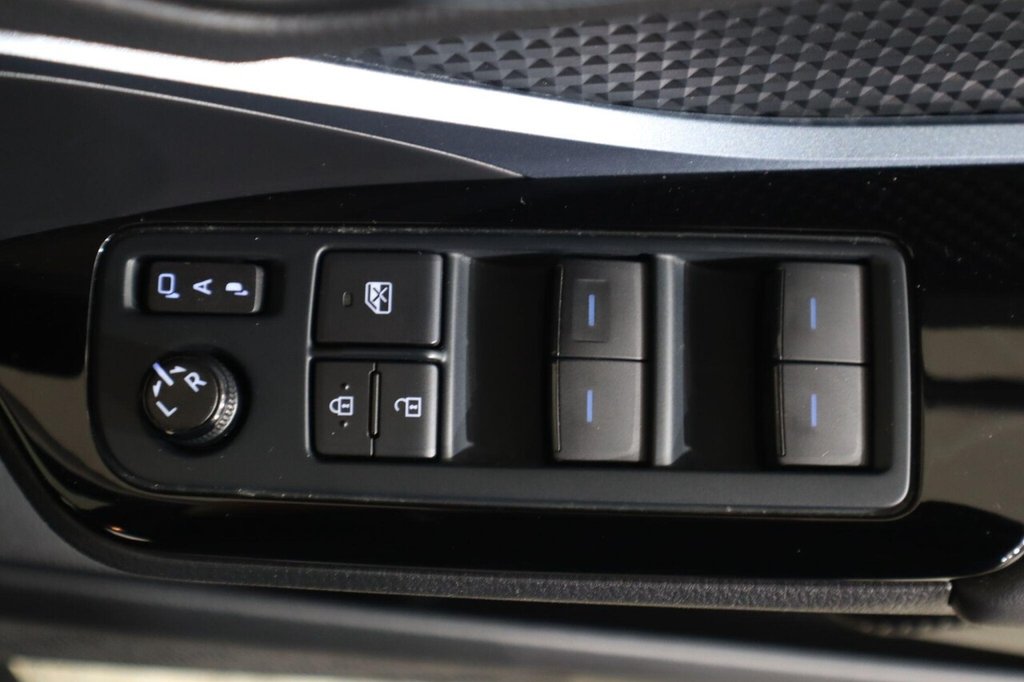 Used Toyota C-HR 2021 for sale - 76333739: Photo 25