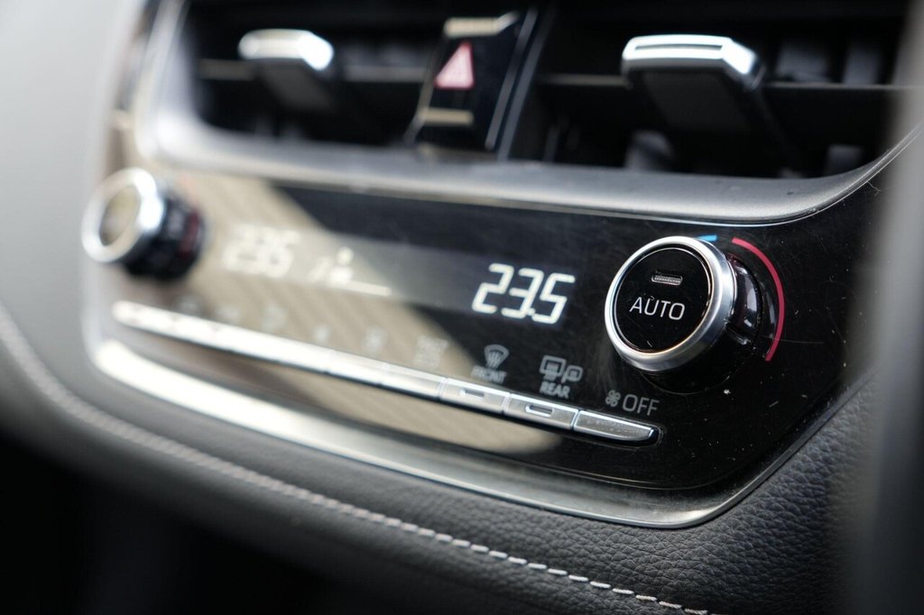 Used Toyota Corolla 2021 for sale - 77547221: Photo 30