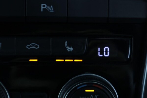 Used Volkswagen T-Roc 2020 for sale - 76010222: Photo 22