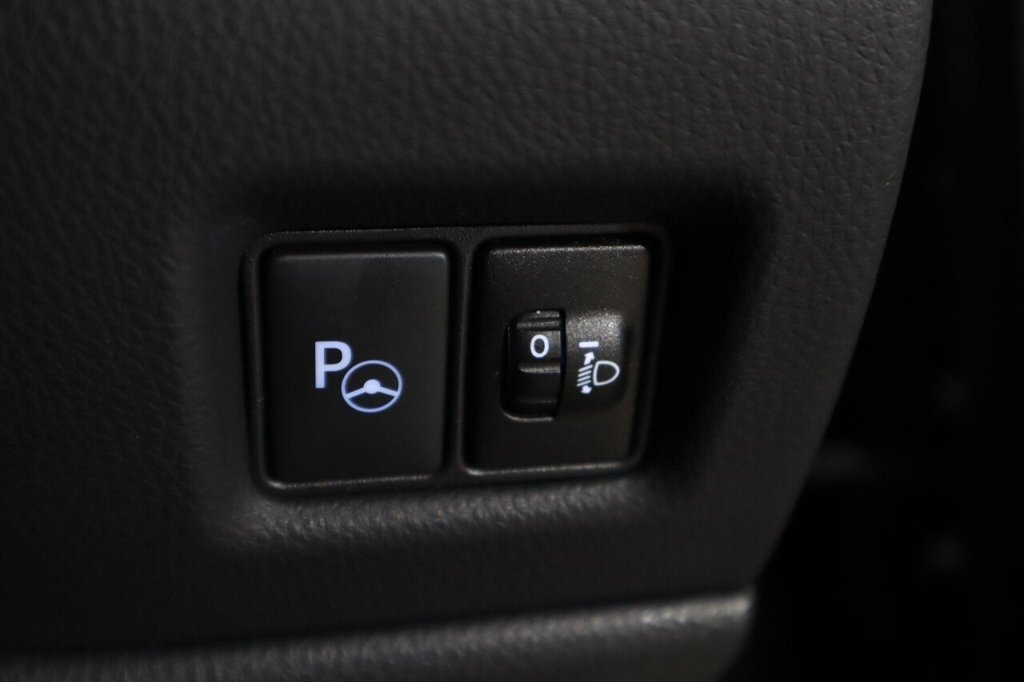 Used Toyota C-HR 2022 for sale - 76768512: Photo 25