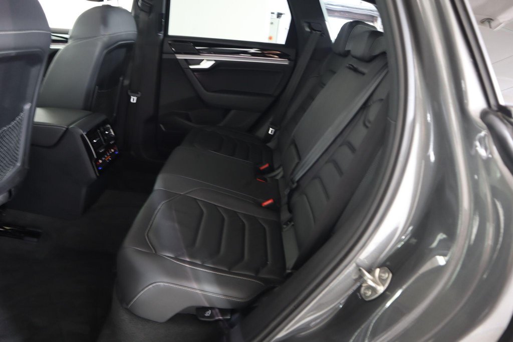 Used Volkswagen Touareg 2023 for sale - 77673474: Photo 16