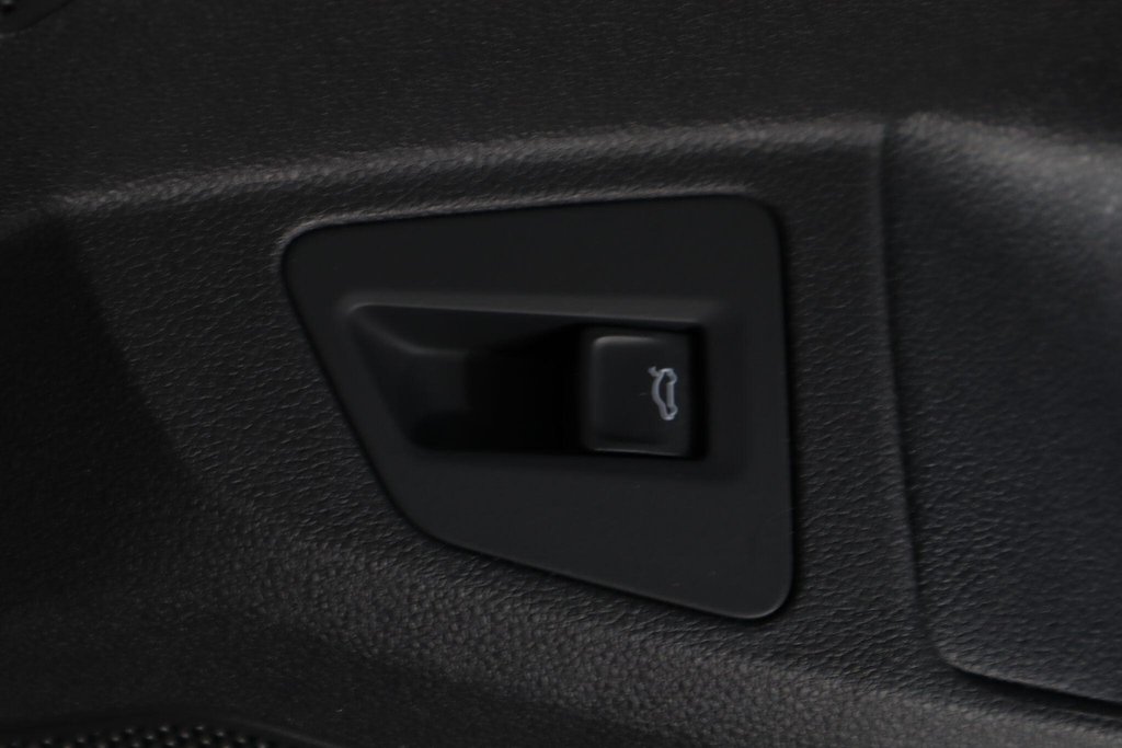 Used Volkswagen Touareg 2023 for sale - 77673474: Photo 30