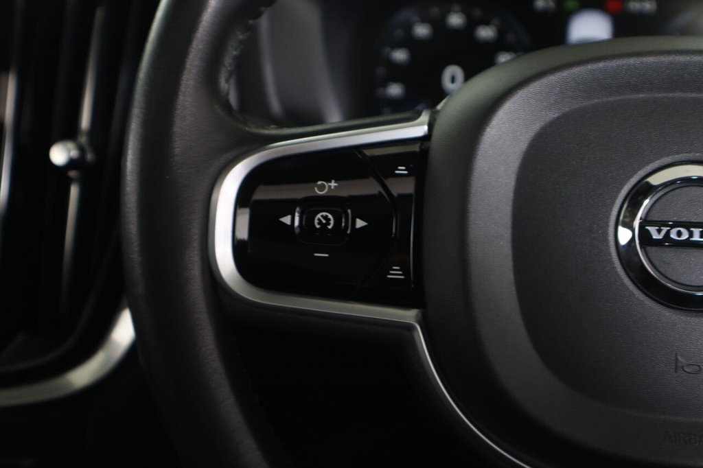 Used Volvo V60 2018 for sale - 77200231: Photo 17