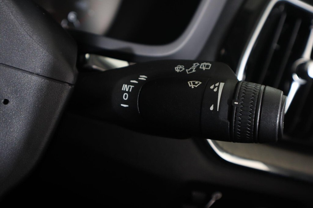 Used Volvo V60 2018 for sale - 77200231: Photo 18