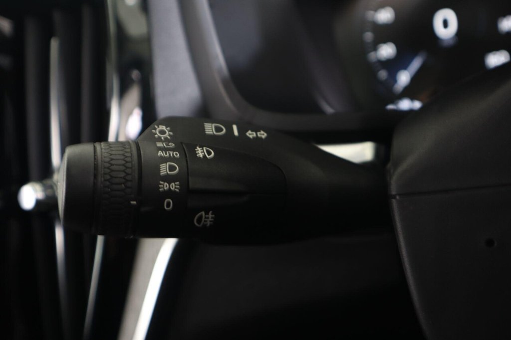 Used Volvo V60 2018 for sale - 77200231: Photo 19