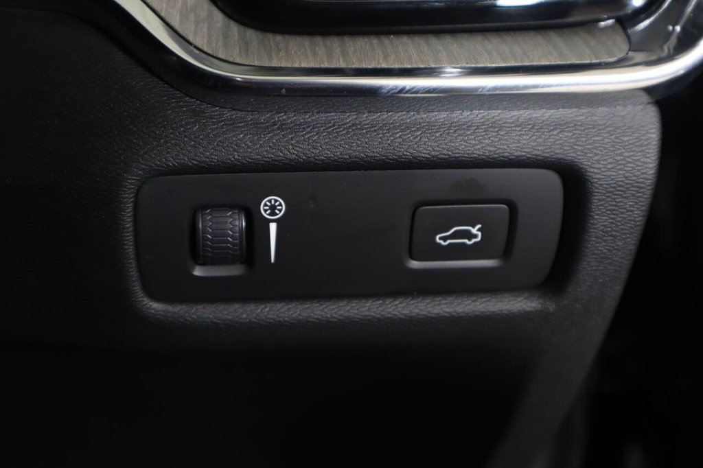 Used Volvo V60 2018 for sale - 77200231: Photo 21