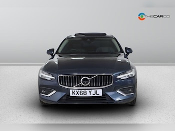 Used Volvo V60 2018 for sale - 77200231: Photo