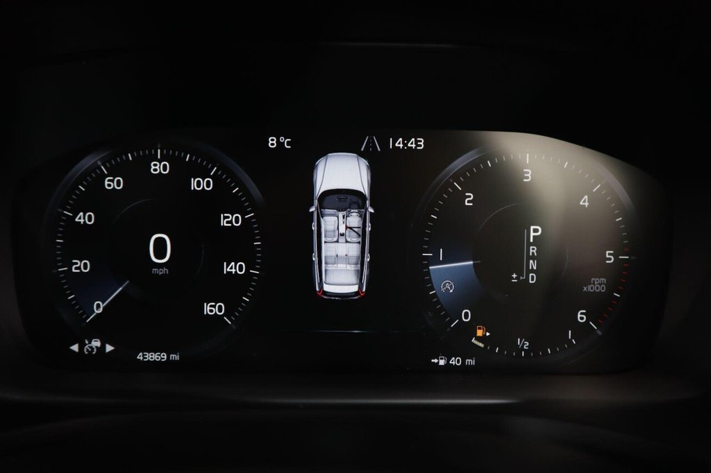 Used Volvo V60 2018 for sale - 77200231: Photo 43