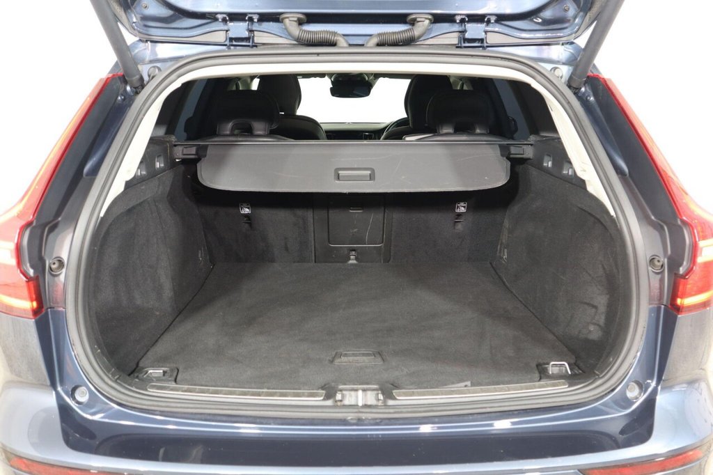 Used Volvo V60 2018 for sale - 77200231: Photo 45