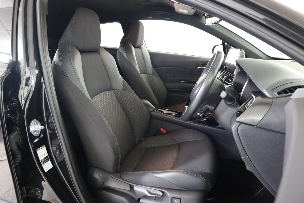 Used Toyota C-HR 2022 for sale - 76356744: Photo 14