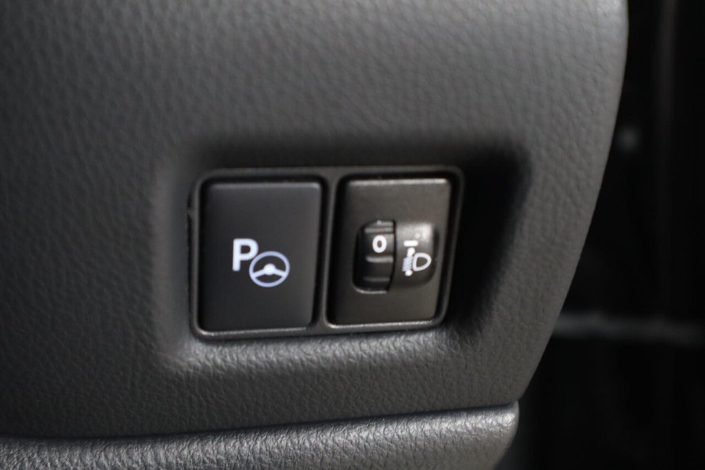 Used Toyota C-HR 2022 for sale - 76356744: Photo 24