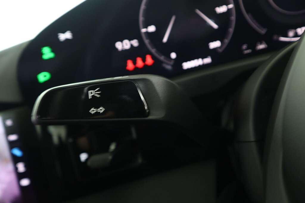 Used Porsche Taycan 2022 for sale - 77422625: Photo 19