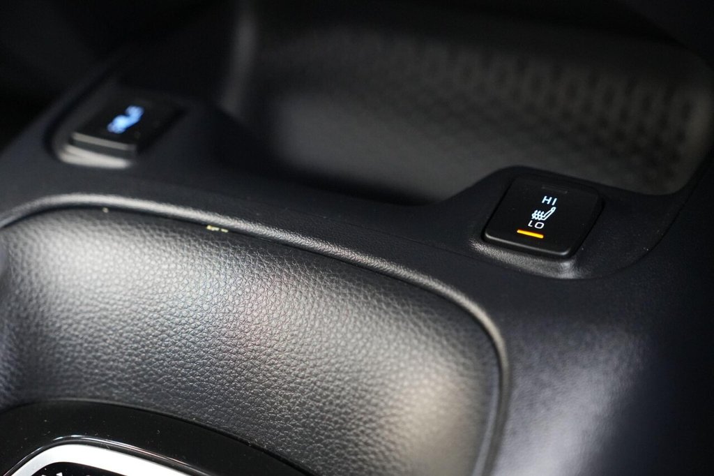 Used Toyota Corolla 2020 for sale - 76923841: Photo 30