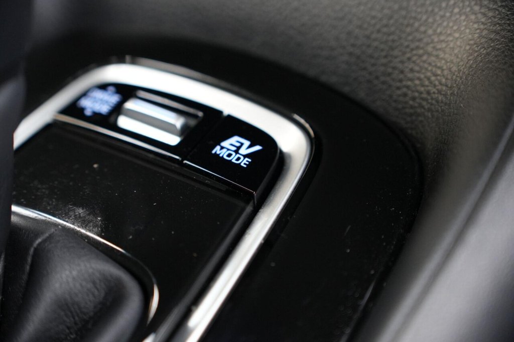 Used Toyota Corolla 2020 for sale - 76923841: Photo 31