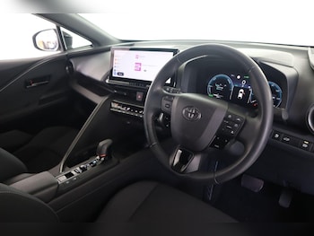 Used Toyota C-HR 2024 for sale - 79371150: Photo