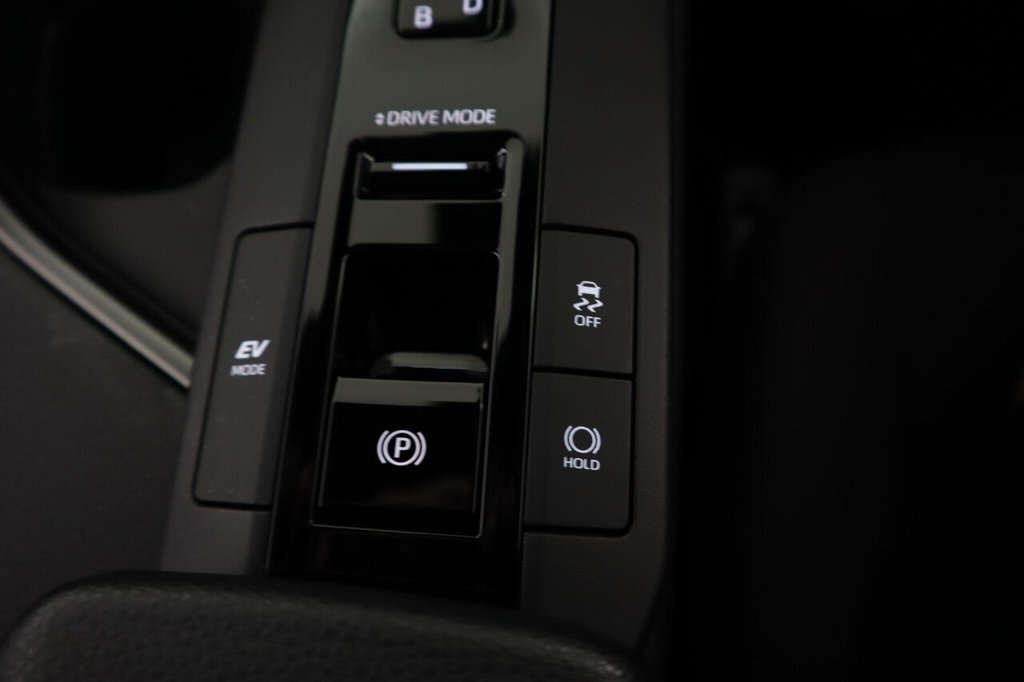 Used Toyota C-HR 2025 for sale - 77952841: Photo 23