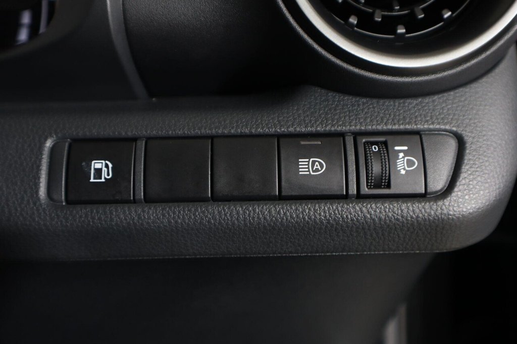 Used Toyota C-HR 2025 for sale - 77952841: Photo 24