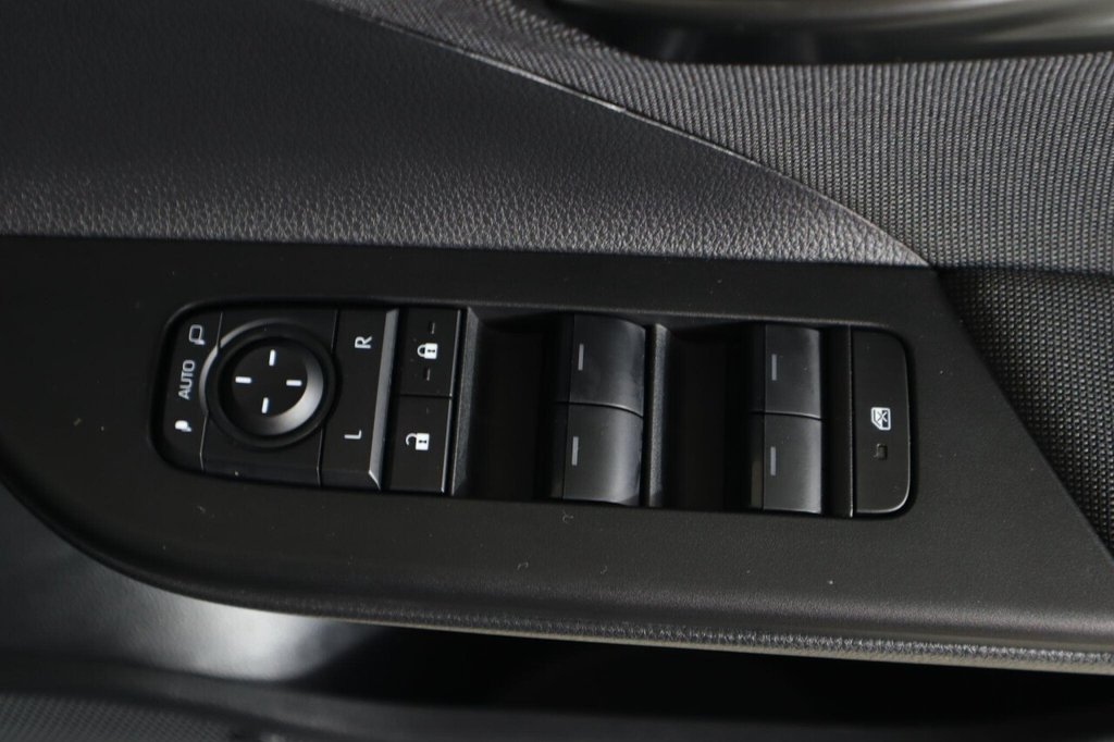 Used Toyota C-HR 2025 for sale - 77952841: Photo 26