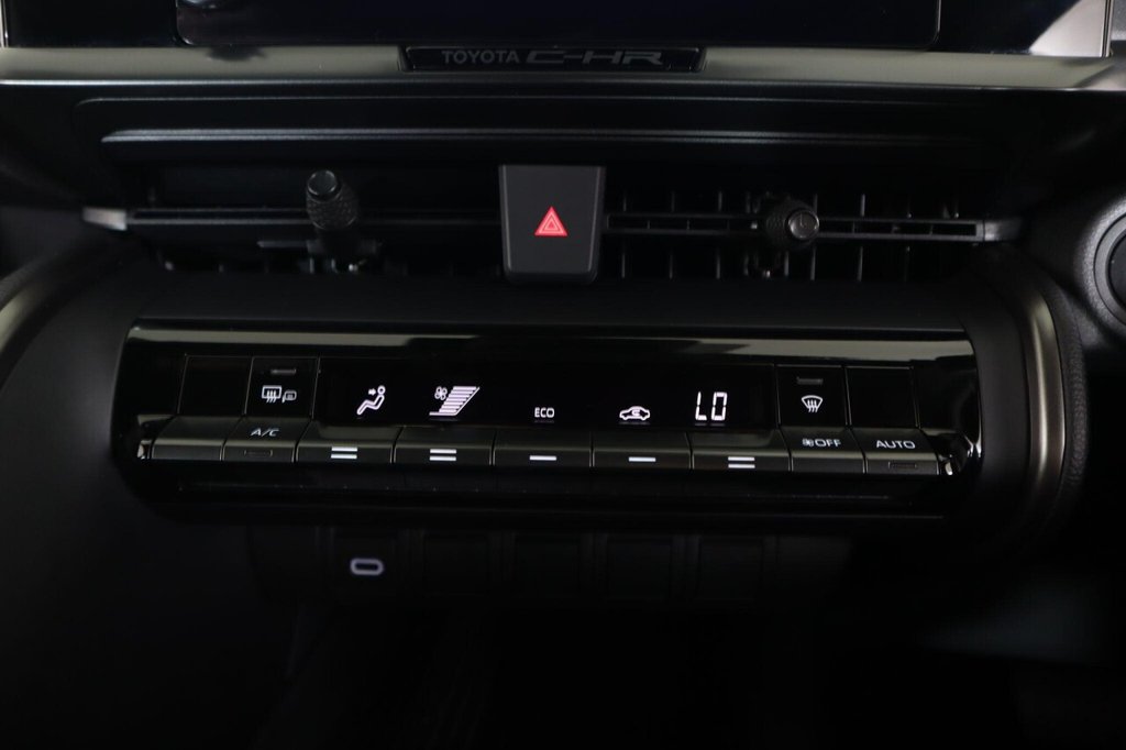 Used Toyota C-HR 2025 for sale - 77952841: Photo 32