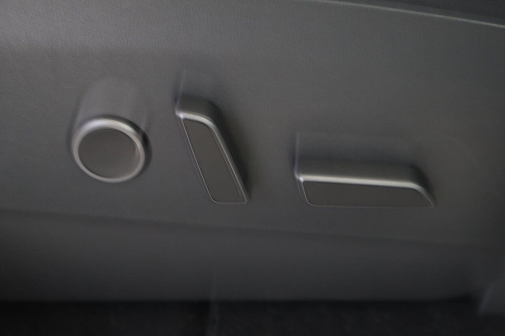 Used Tesla Model Y 2023 for sale - 77048825: Photo 18