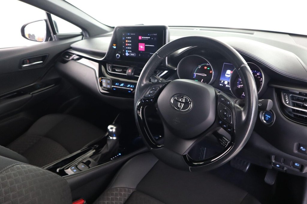Used Toyota C-HR 2022 for sale - 76376060: Photo 12