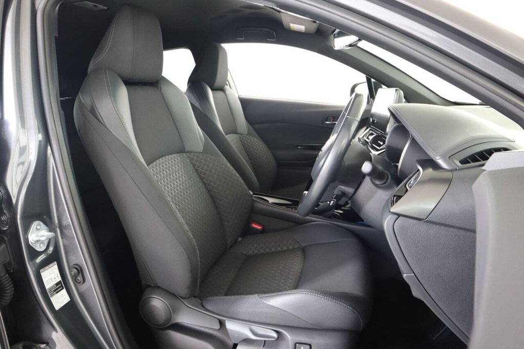 Used Toyota C-HR 2022 for sale - 76376060: Photo 14