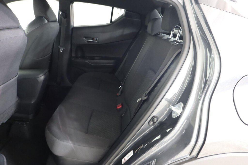 Used Toyota C-HR 2022 for sale - 76376060: Photo 16