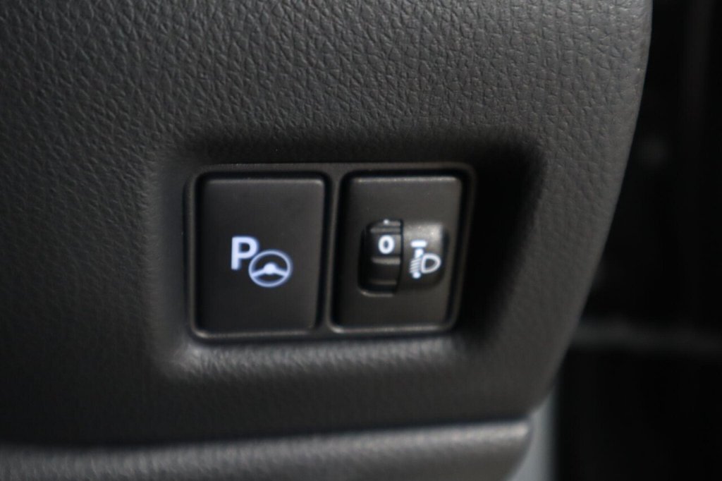 Used Toyota C-HR 2022 for sale - 76376060: Photo 25