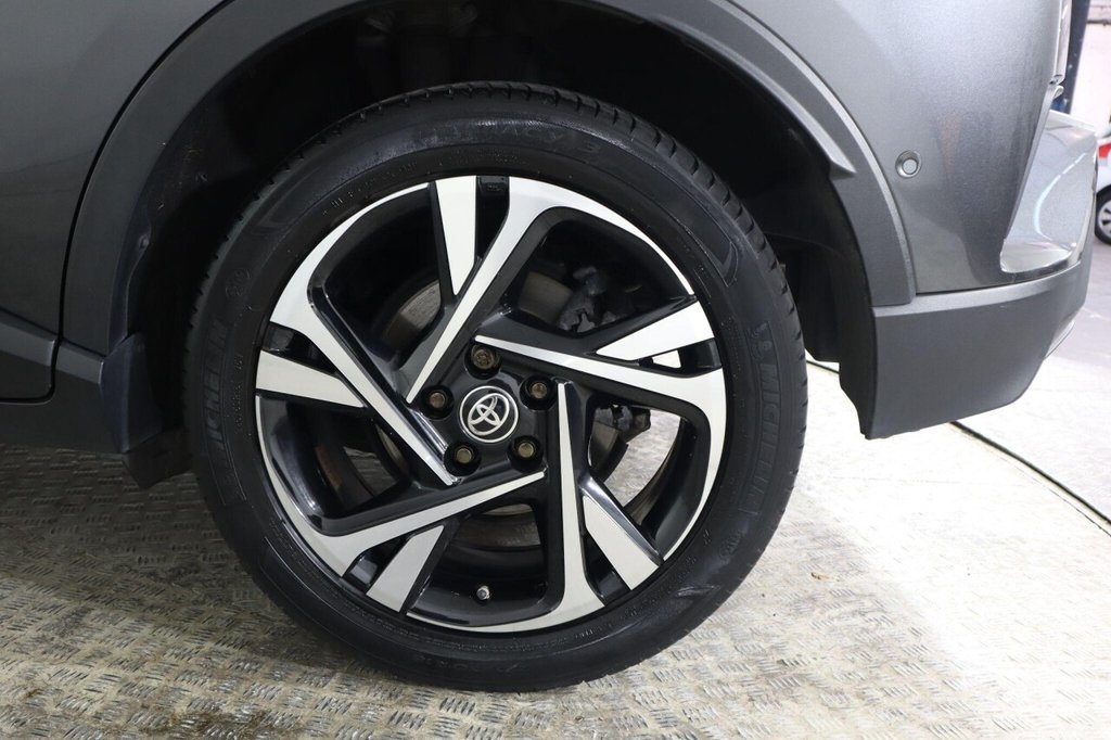 Used Toyota C-HR 2022 for sale - 76376060: Photo 32