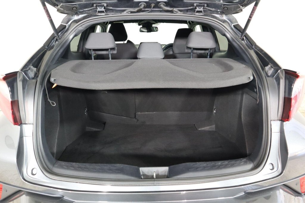Used Toyota C-HR 2022 for sale - 76376060: Photo 46