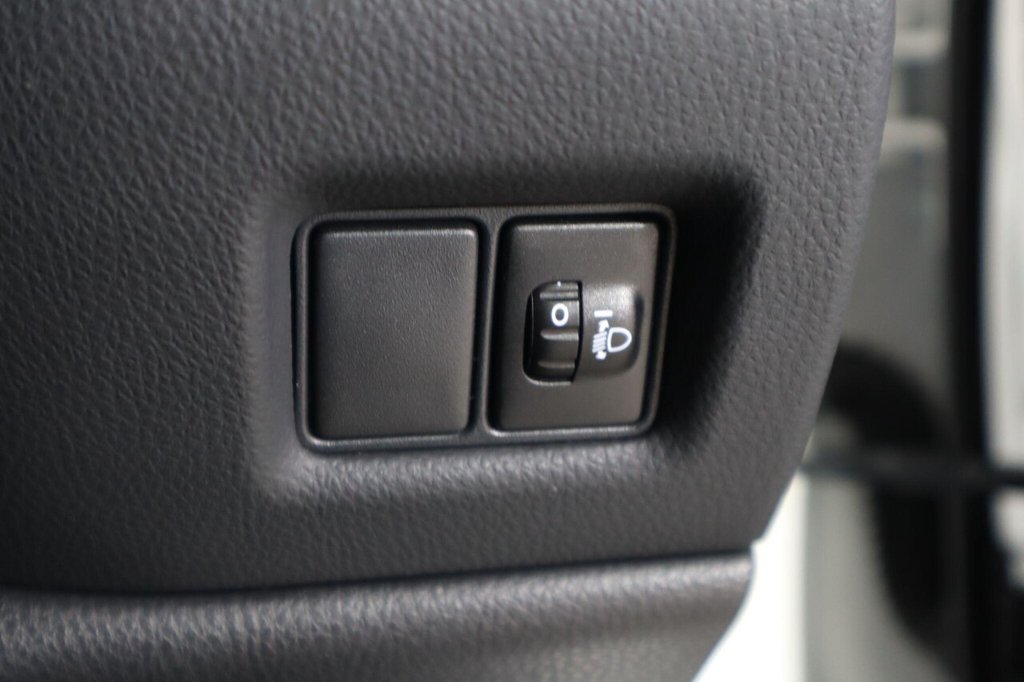 Used Toyota C-HR 2023 for sale - 76914788: Photo 24