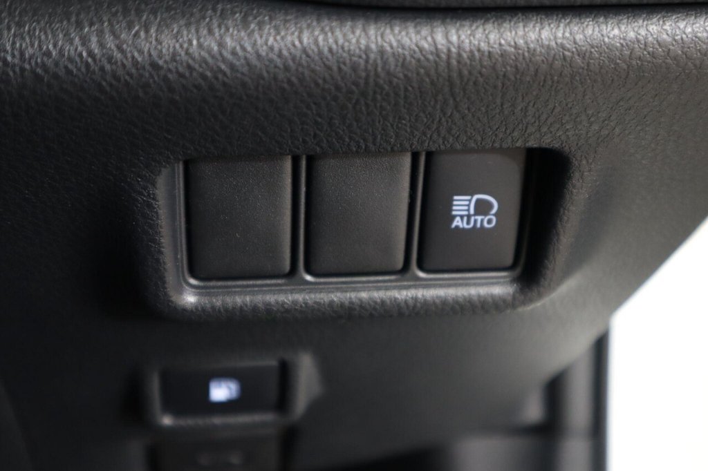 Used Toyota C-HR 2023 for sale - 76914788: Photo 25