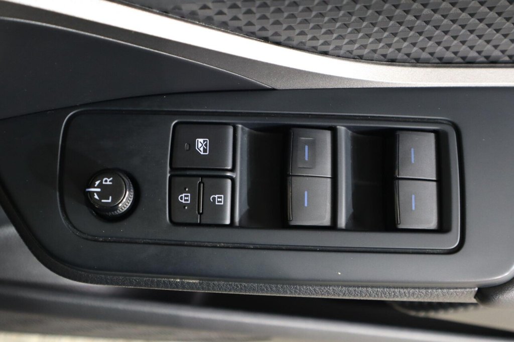 Used Toyota C-HR 2023 for sale - 76914788: Photo 26