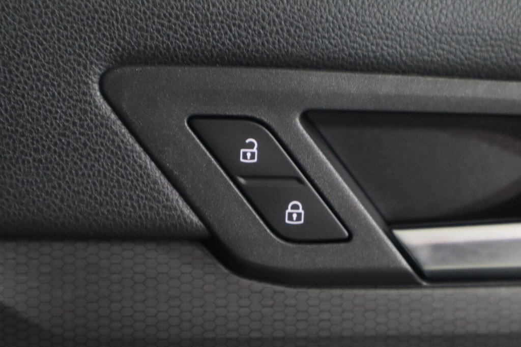 Used Volkswagen Golf 2023 for sale - 76256260: Photo 24